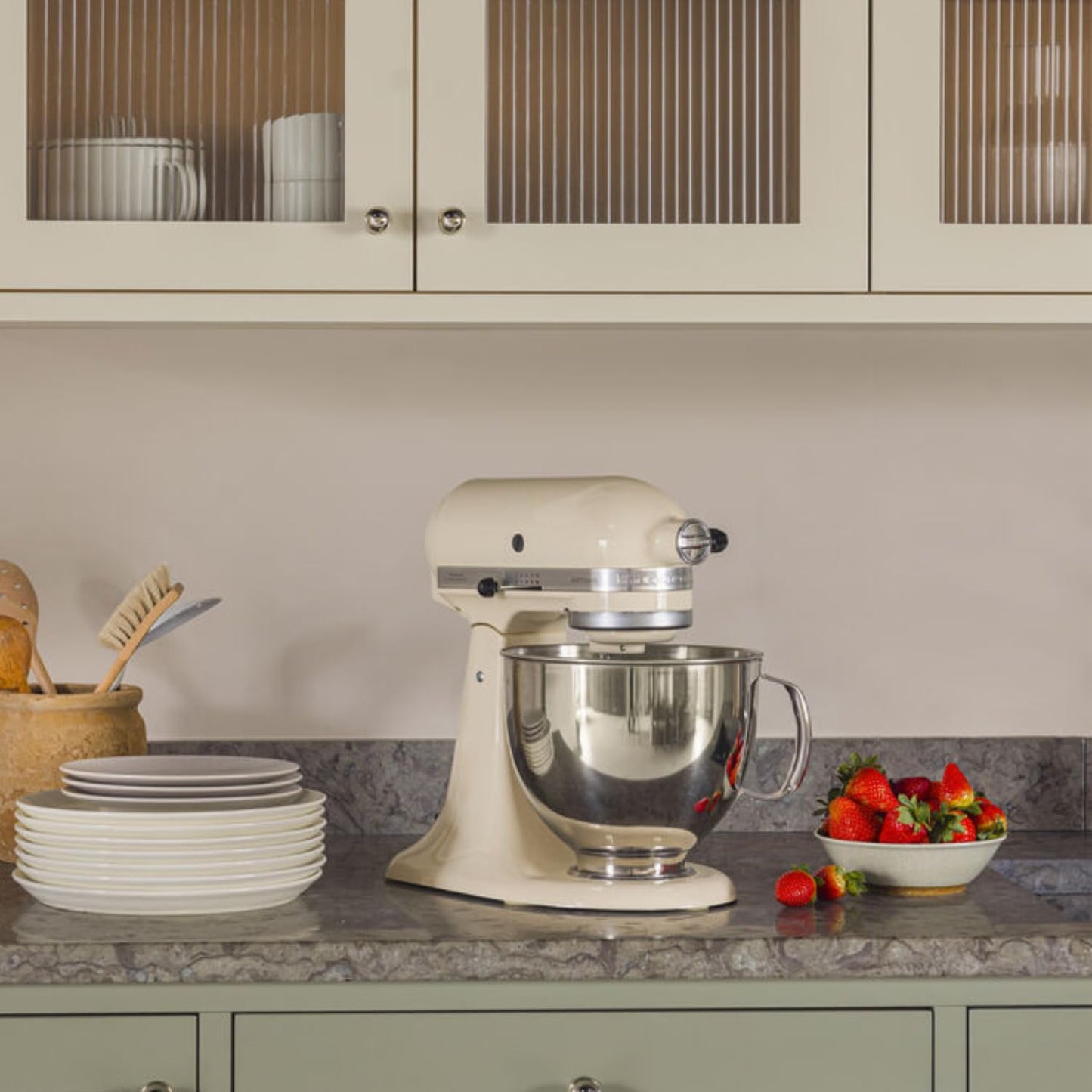 Kitchenaid Planetaria Artisan - Robot da Cucina con testa inclinabile e 7 accessori - 4.8 L