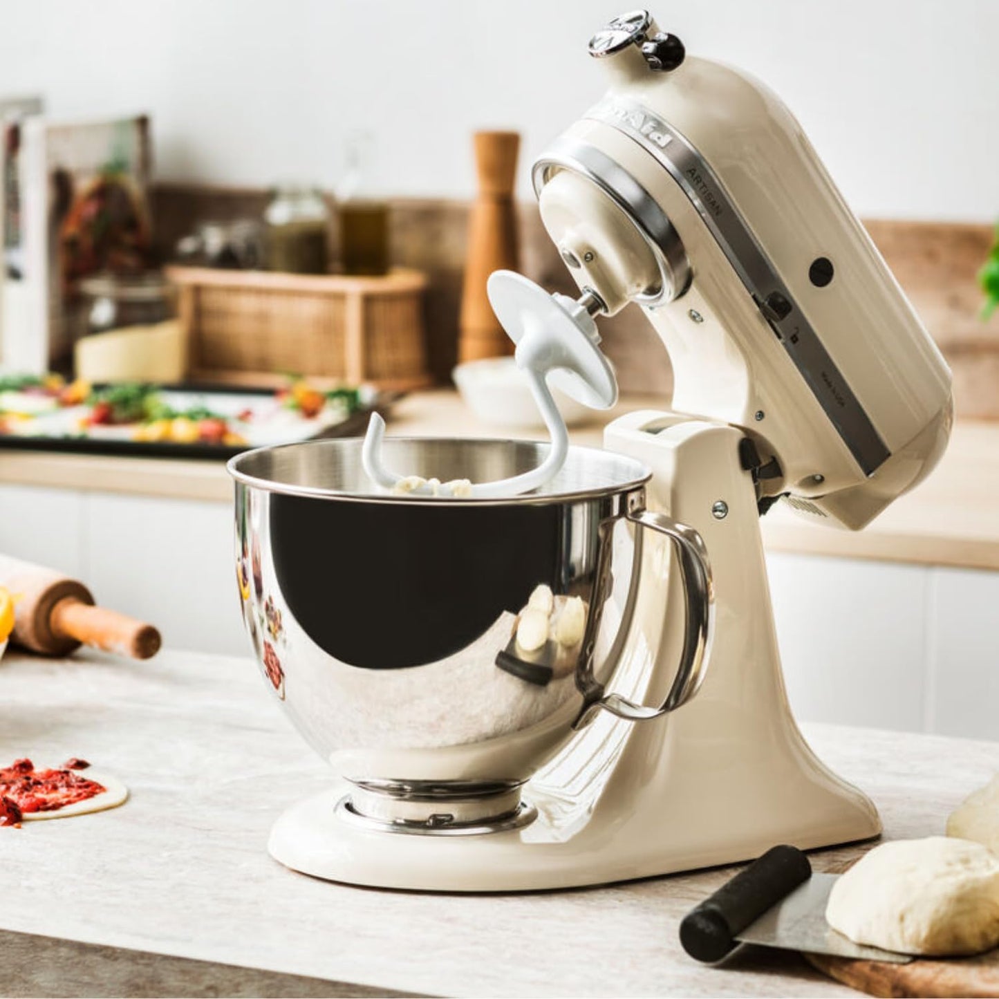 Kitchenaid Planetaria Artisan - Robot da Cucina con testa inclinabile e 7 accessori - 4.8 L